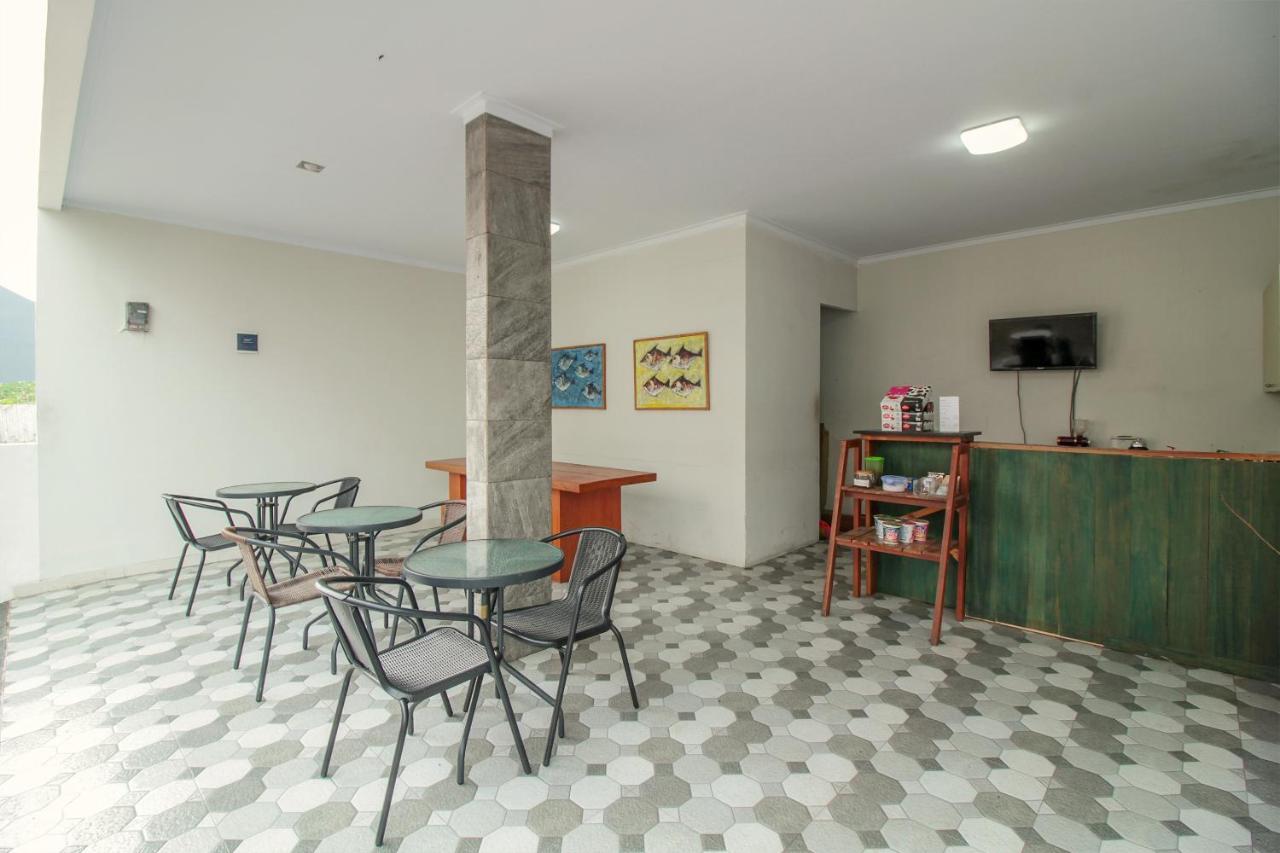 Oyo 396 Tibrae Residence Syariah Lembang Exterior foto